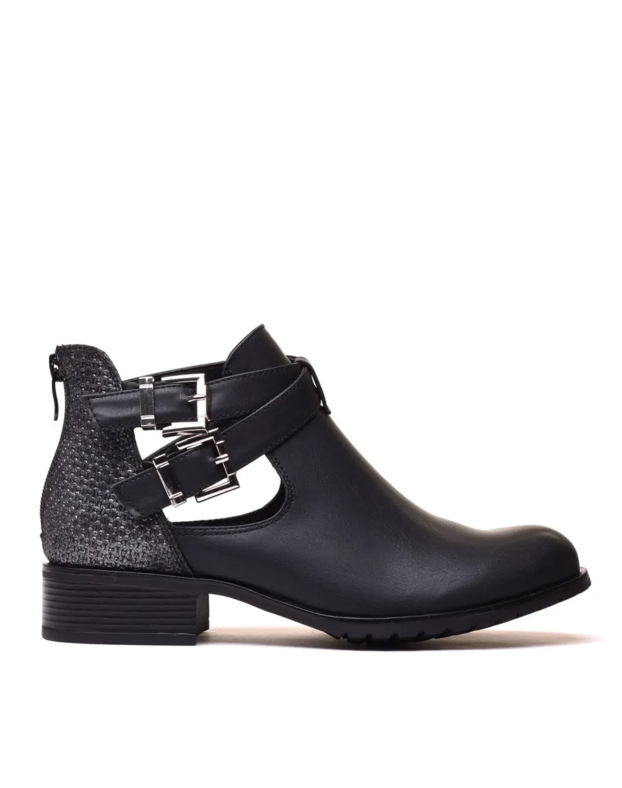 Bottines basses noires ajourées avec lanières