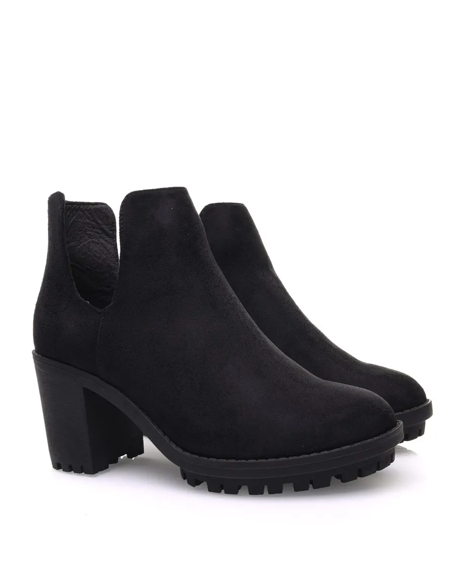 Bottines noires ajourées et semelle crantée 