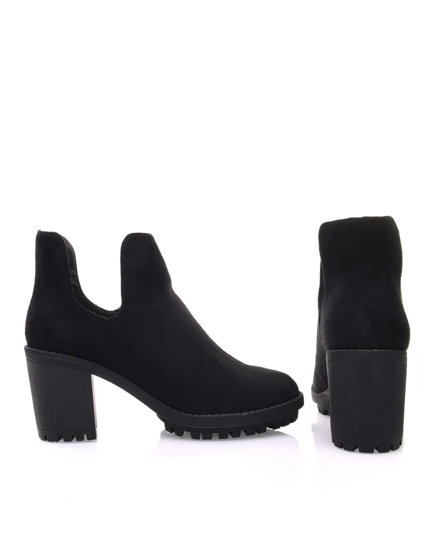 Bottines noires ajourées et semelle crantée 