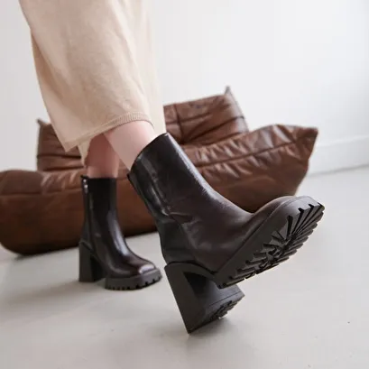 Bottines à semelles crantées et bouts ca... en cuir marron pour Femme | Jonak