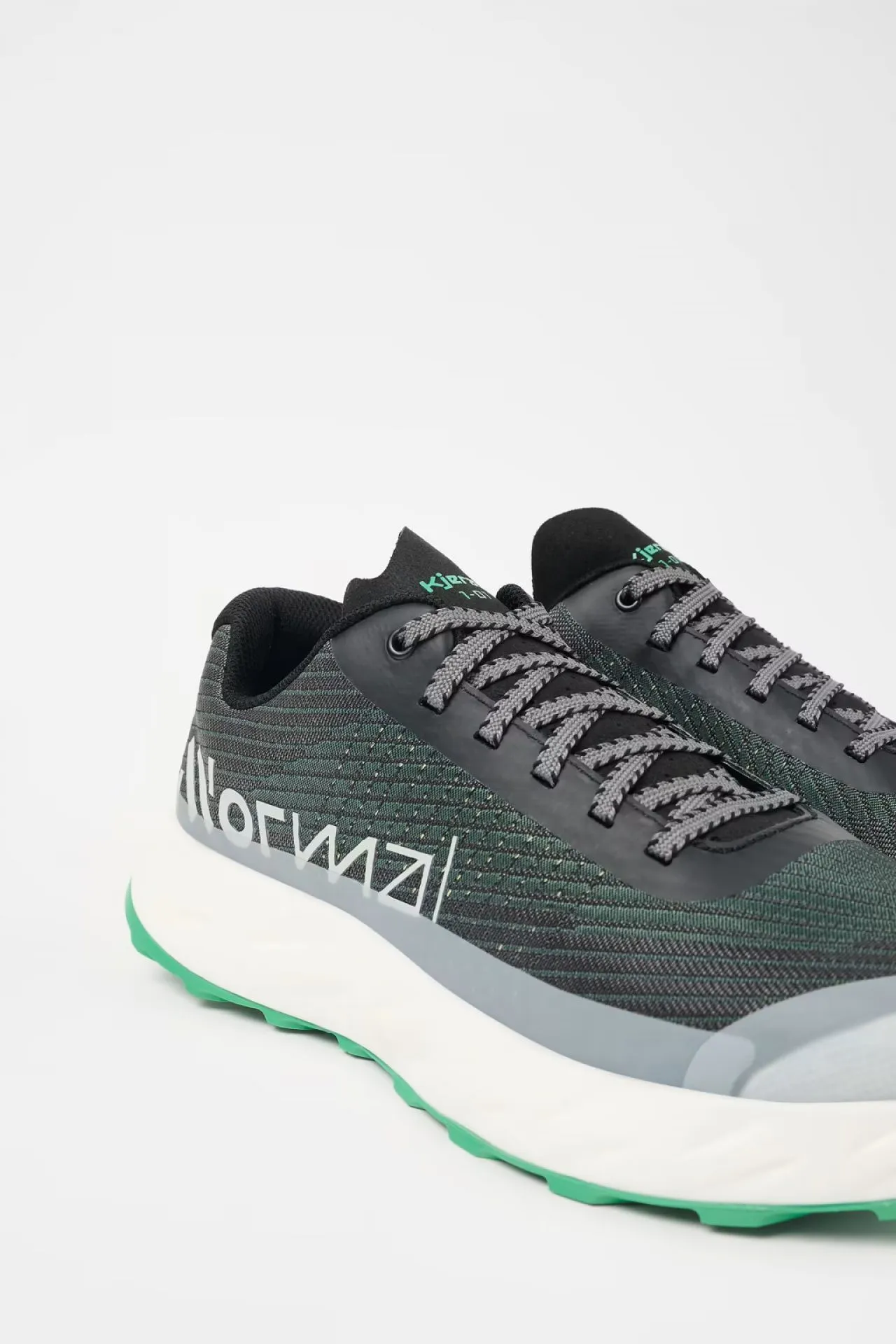 NNORMAL KJERAG BLACK ET GREEN Chaussures de trail