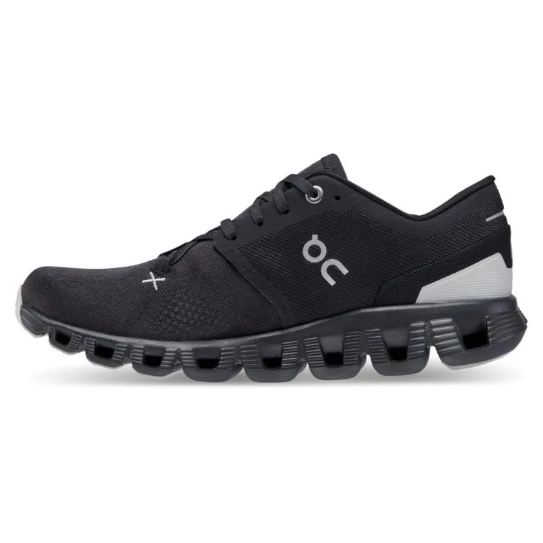 On Running Sur les chaussures Running Cloud X 3 W 6098696 le noir