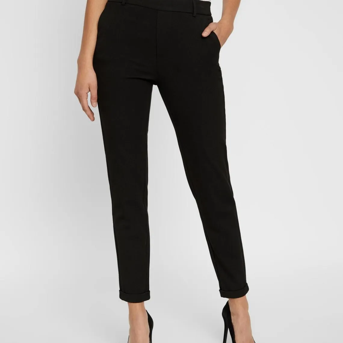 Pantalon Regular Fit Taille moyenne noir | 3 Suisses