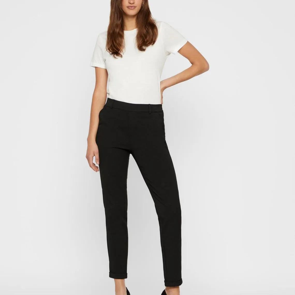 Pantalon Regular Fit Taille moyenne noir | 3 Suisses