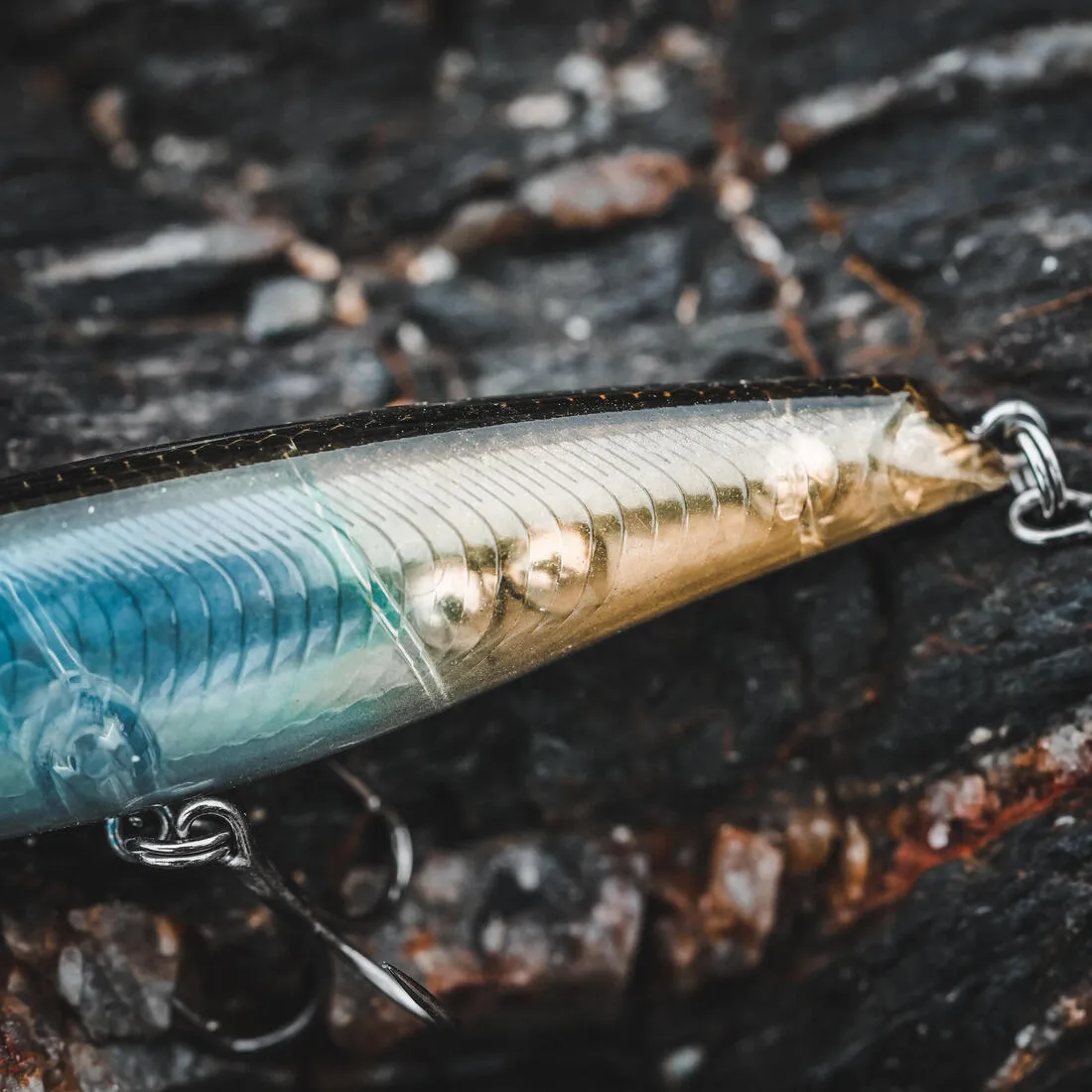 Poisson nageur WIZDOM 95F Bleu sardine au leurre en mer