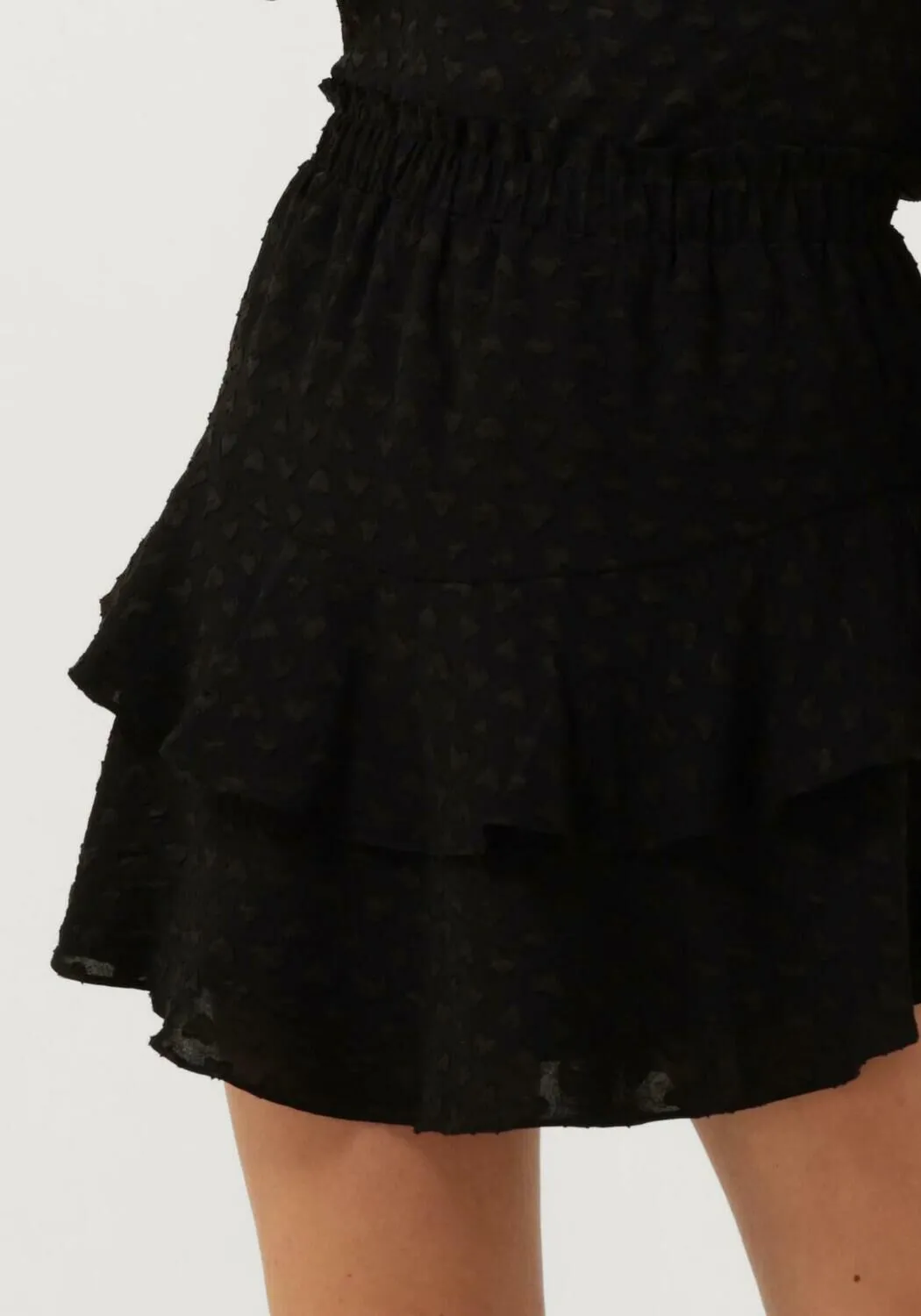 refined department mini-jupe viv woven ruffle skirt en noir